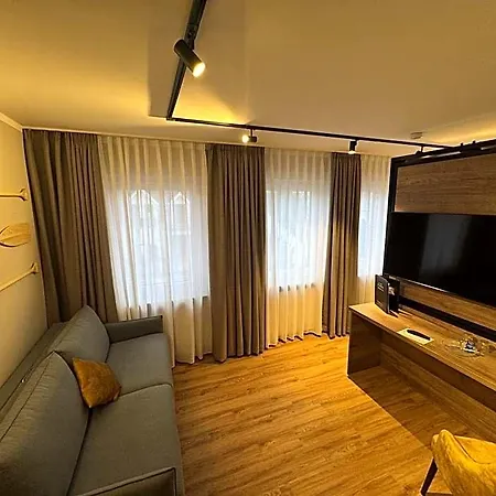 Restaurant Ennen Ξενοδοχείο 4*